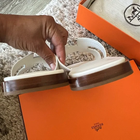 Hermes White Slide Sandals 38.5 - Picture 12 of 15
